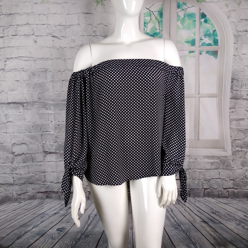 Premise Studio off the shoulder Polka Dot Top L